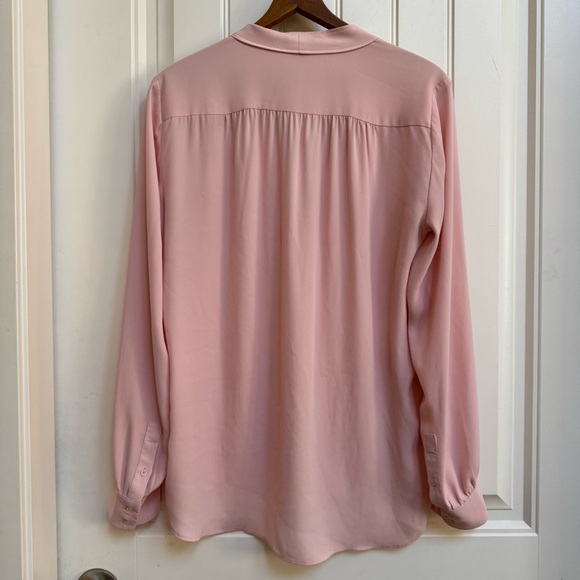 Ann Taylor Soft Pink Buttoned Tunic Flowy Blouse. Size M - Picture 2 of 6